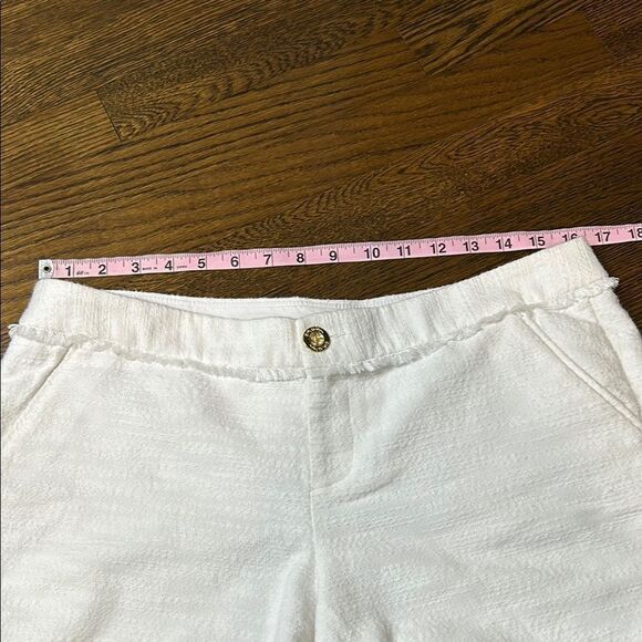 Lilly Pulitzer Women’s Textured Shorts Size-10 - Picture 2 of 8